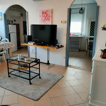 아파트 Meuble 3 Etoiles Dans Un Petit Village Du Gers Villecomtal-Sur-Arros