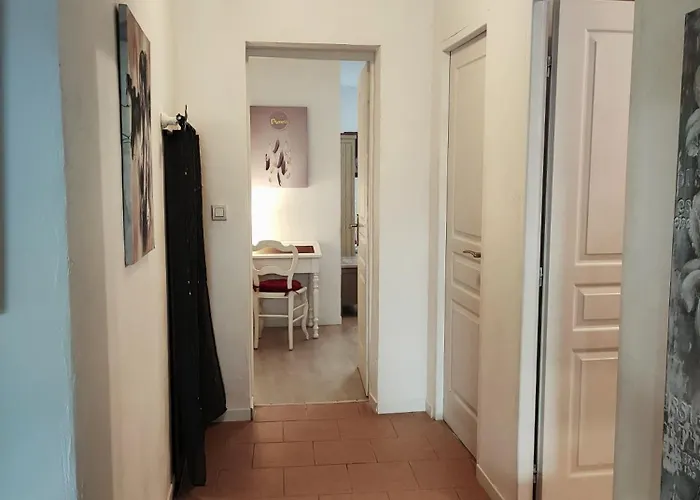 Appartement Meublé 3 étoiles Dans Un Petit Village Du Gers